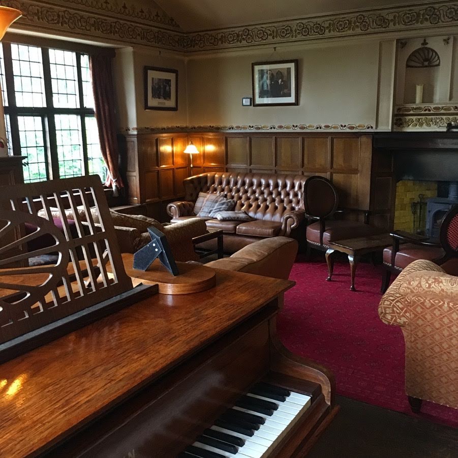 Drinks reception pianist for Broadoaks Country House weddings