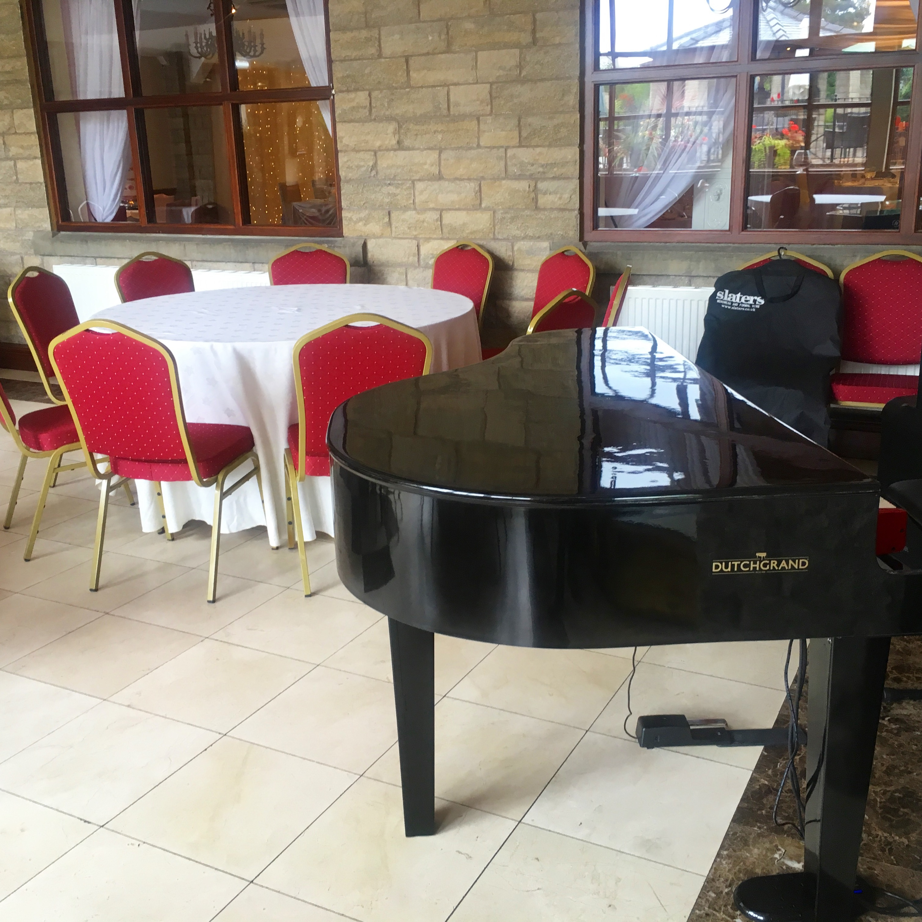 Wedding pianist for Ferraris wedding reception music