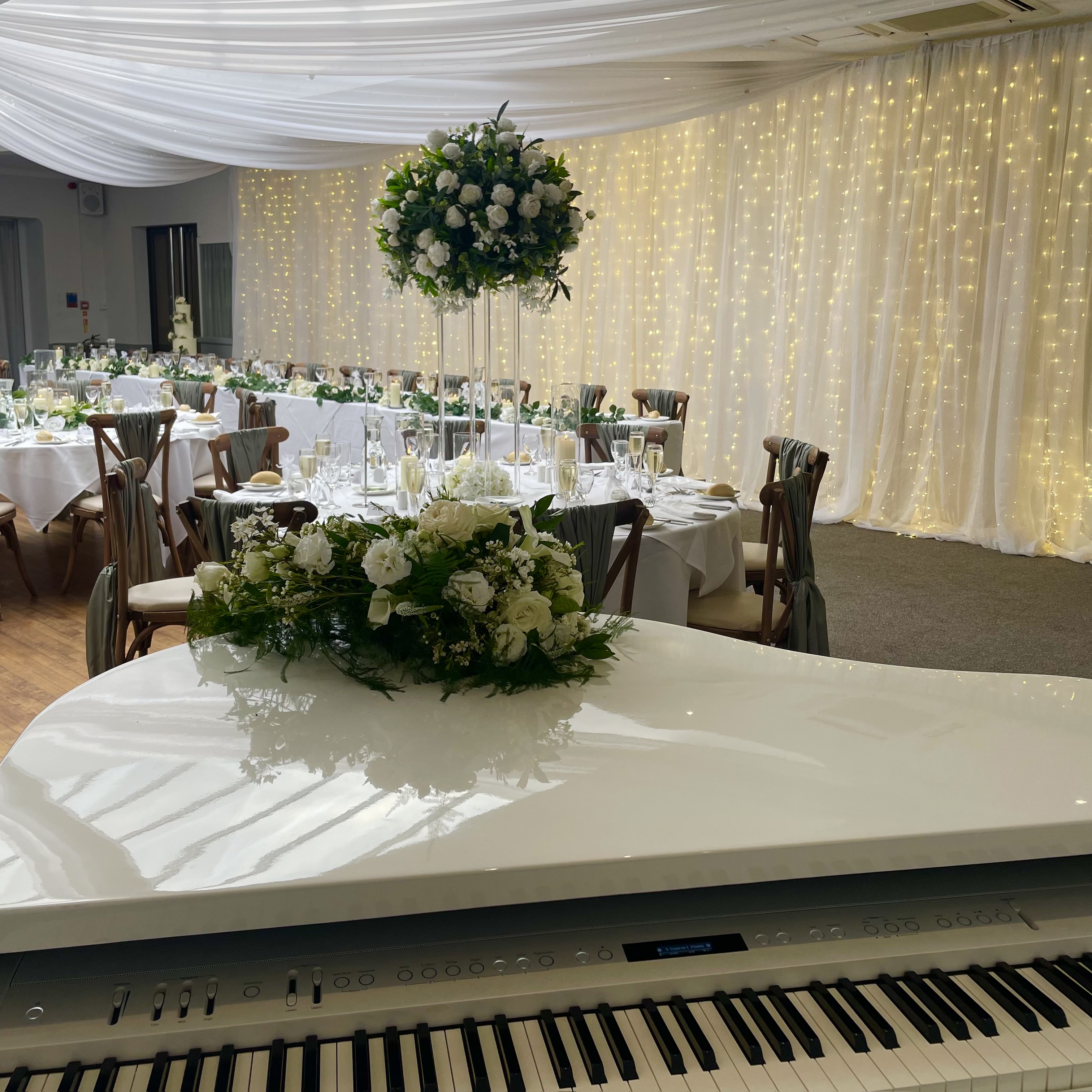 Wedding breakfast piano at Stirk House by wedding pianist Craig Smith